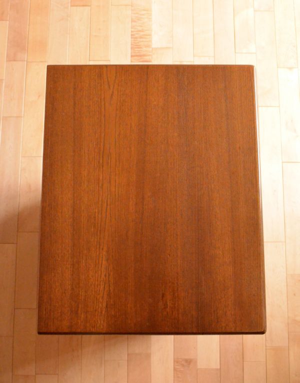 アンティーク家具　ビンテージの北欧インテリア、G-PLANの６段チェスト。天板もキレイな状態です。(k-1022-f)