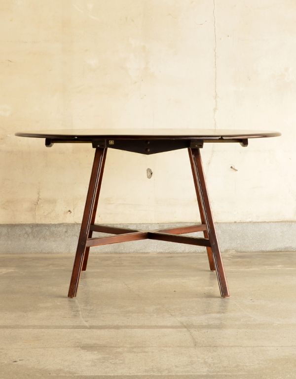 アンティーク家具 アンティークのアーコール家具、ドロップリーフダイニングテーブル。横から見るとこんな感じです。(k-1024-f)