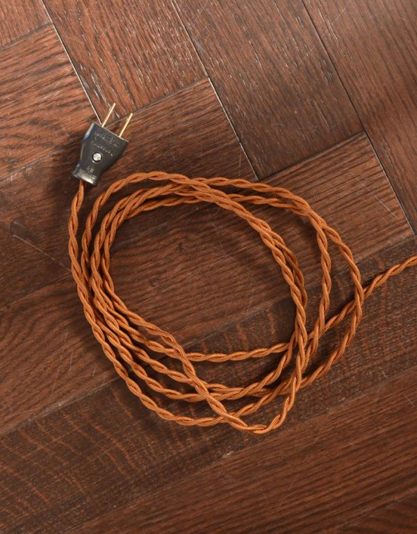 照明・ライティング アンティークのスタンド照明、花柄シェードのフロアランプ。コードもインテリアの雰囲気を壊さないブラウンです。(k-1028-f)