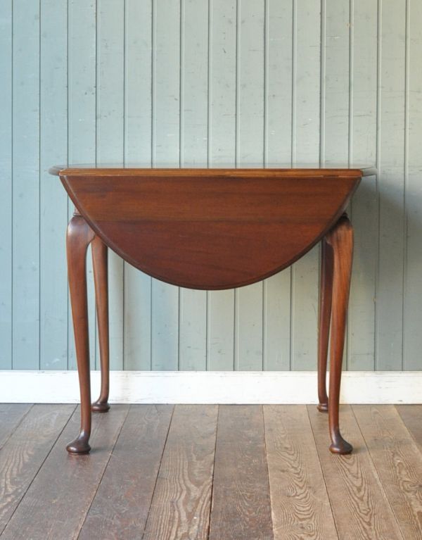 ロイドテーブル　アンティーク家具　アンティークの素敵な英国家具、マホガニー材のバタフライテーブル。ちょっとした場所に広げられるので、お茶の時間にピッタリ！。(k-1033-f)