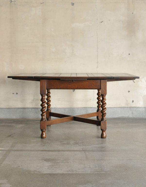 ロイドテーブル　アンティーク家具　イギリスのアンティーク家具、ドローリーフテーブル（ダイニングテーブル）。片開きの状態でもご使用頂けます。(k-1039-f)
