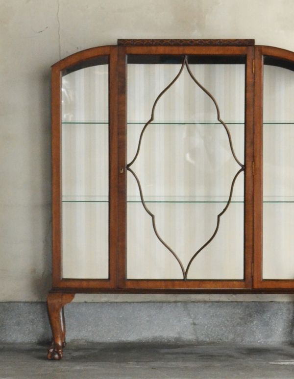 アンティークのキャビネット アンティーク家具 英国のアンティーク家具、大きな美しいガラスキャビネット(ショーケース)。幅が広くて、存在感と迫力があります。(k-1058-f)