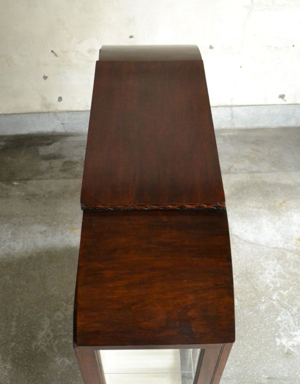 アンティークのキャビネット アンティーク家具 英国のアンティーク家具、大きな美しいガラスキャビネット(ショーケース)。天板もピカピカにお直ししました。(k-1058-f)