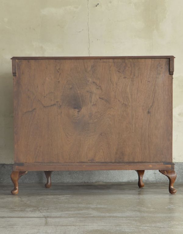 アンティークのキャビネット アンティーク家具 収納が付いているイギリスのアンティーク家具、コンソールキャビネット。キチンとメンテナンスしてあるので、裏側もキレイです。(k-1064-f)