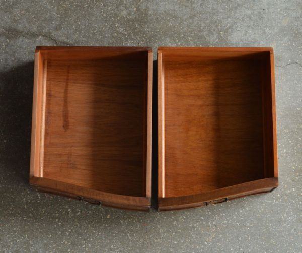 アンティークのキャビネット アンティーク家具 収納が付いているイギリスのアンティーク家具、コンソールキャビネット。引き出しは2杯あります。(k-1064-f)