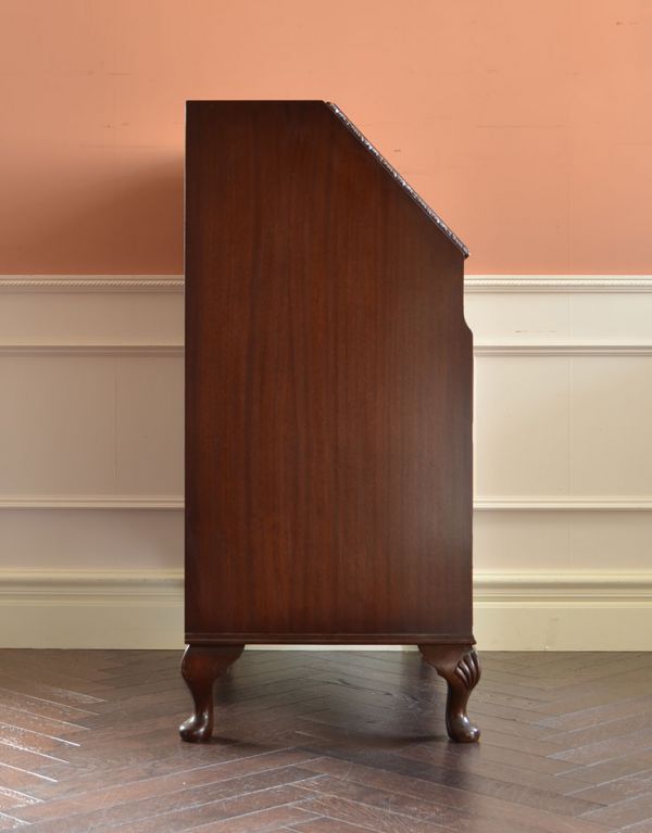 アンティーク家具 英国のアンティーク家具、高級マホガニー材のおしゃれなビューロー。ビューローを閉じると、スッキリとしたキャビネットに。(k-1071-f)
