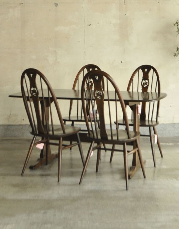 アーコールの家具 アンティーク家具 T字脚がスマートなヴィンテージ家具、アーコールのダイニングテーブル 。アーコールらしいカジュアルさがあって、使いやすいテーブル。(k-1080-f)