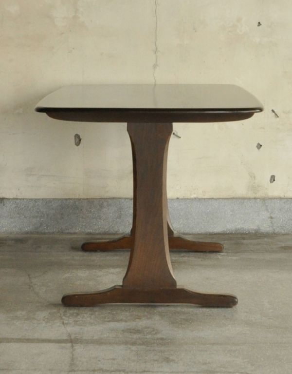 アーコールの家具 アンティーク家具 T字脚がスマートなヴィンテージ家具、アーコールのダイニングテーブル 。組み脚がとっても美しいデザイン。(k-1080-f)