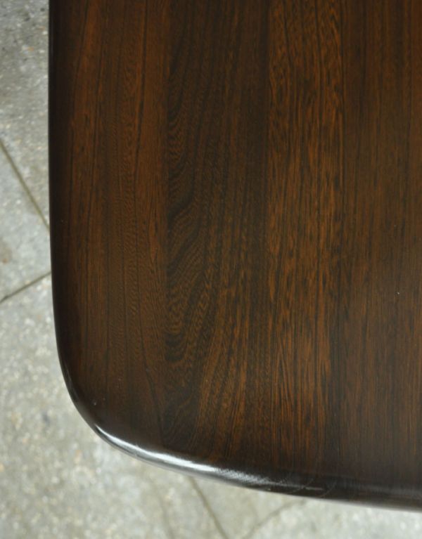 アーコールの家具 アンティーク家具 T字脚がスマートなヴィンテージ家具、アーコールのダイニングテーブル 。専門の職人によってお直ししていますが、アンティークは新品ではありません。(k-1080-f)