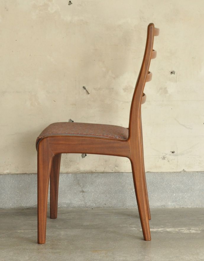 G-PLAN(Gプラン)　アンティーク チェア　カッコイイ北欧のファブリック張りのヴィンテージチェア、G-PLANのダイニングチェア。シンプルでオシャレな形。(k-1087-c)