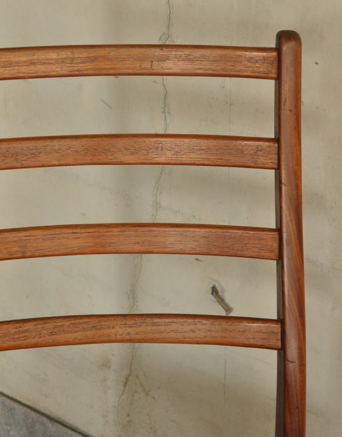 G-PLAN(Gプラン)　アンティーク チェア　カッコイイ北欧のファブリック張りのヴィンテージチェア、G-PLANのダイニングチェア。木目や色は1脚1脚微妙に違いますが、どれもキレイに仕上げています。(k-1087-c)