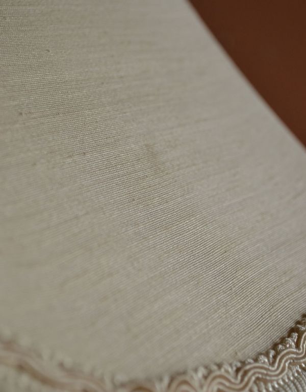 スタンドライト 照明・ライティング イギリスのアンティークスタンド照明、布シェードのフロアランプ。専門の職人によってお直ししていますが、アンティークは新品ではありません。(k-1089-f)