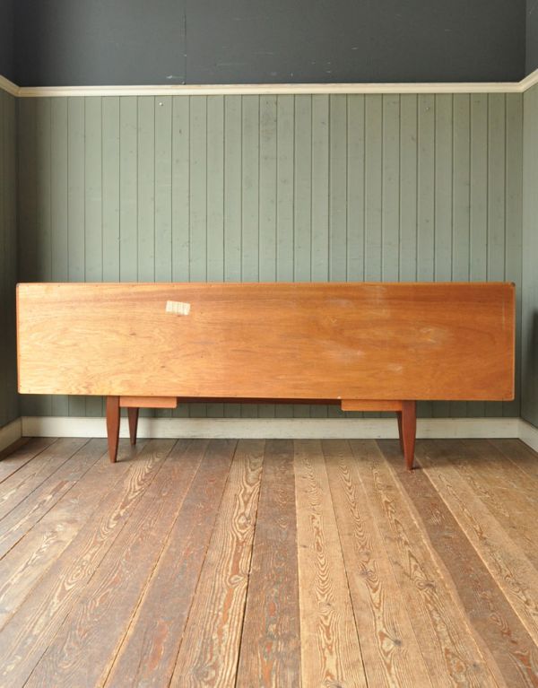 G-PLAN(Gプラン) アンティーク家具 リビングボードにオススメのヴィンテージ家具、サイドボード(Gプラン)。きちんとメンテナンスをしているので、裏側もキレイな状態です。(k-1092-f)