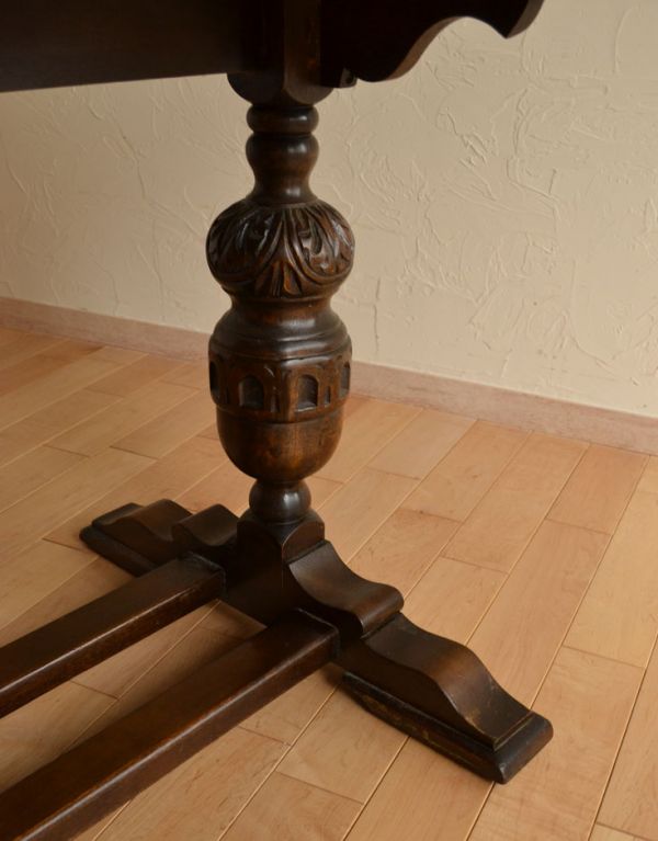 ロイドテーブル アンティーク家具 イギリスのアンティーク家具、重厚な脚のドローリーフテーブル(ダイニングテーブル)。キチンとお直ししました。(k-1094-f)