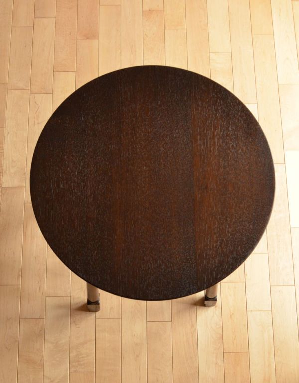 ロイドテーブル　アンティーク家具　イギリスのおしゃれなアンティーク家具、木製のパブテーブル。流れるような木目が美しいです。(k-1098-f)