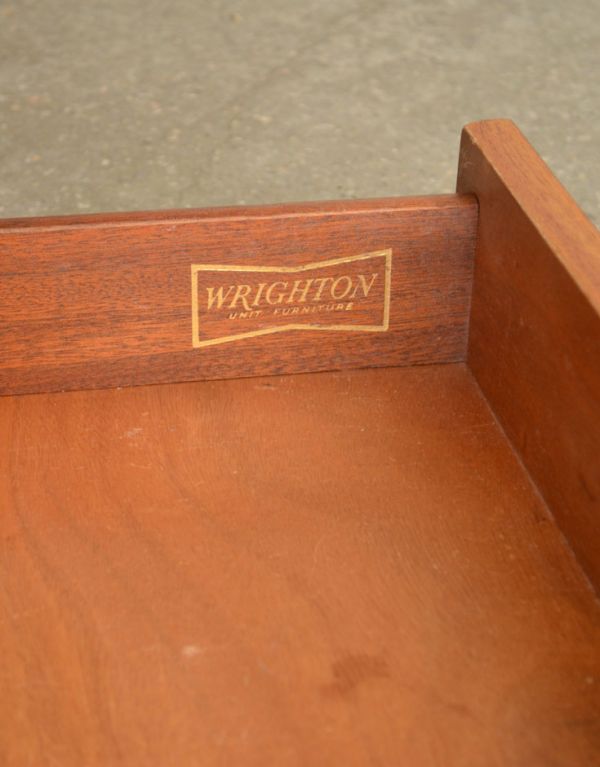 ロイドテーブル　アンティーク家具　カッコイイデザインの英国アンティーク家具、ライティングデスク（机）。メーカーのスタンプが残っています。(k-1107-f)