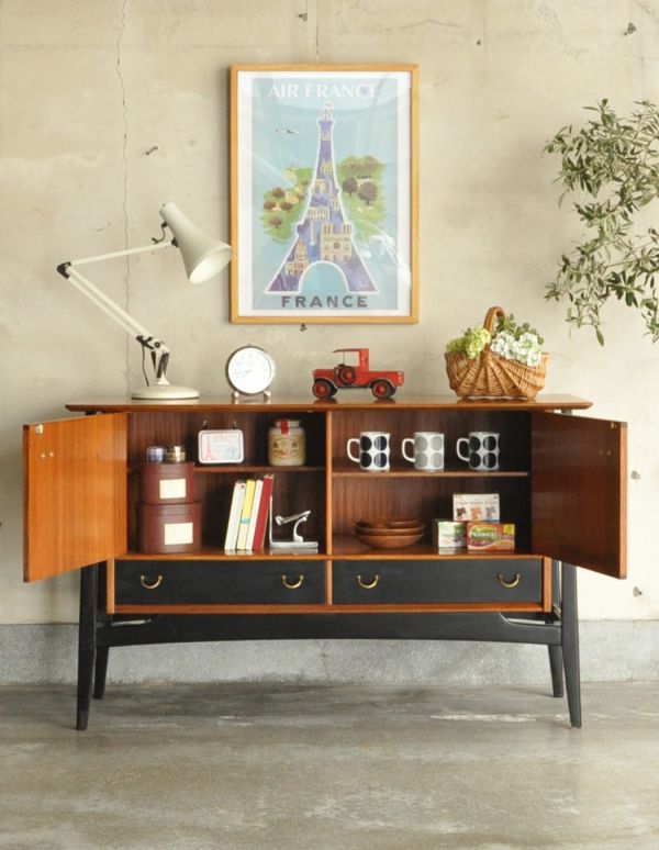 アンティーク家具　ブラックのラインがカッコイイ、Gプランのヴィンテージサイドボード。扉の奥はたっぷり収納。(k-1111-f)