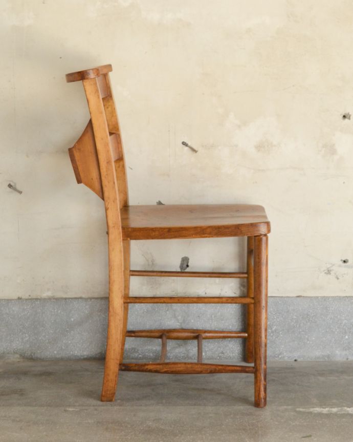チャーチチェア　アンティーク チェア　ナチュラルスタイルに似合うアンティークチェア、木製のチャペルチェアー（聖書BOX）。シンプルでとっても可愛いチャーチチェアです。(k-1115-c)