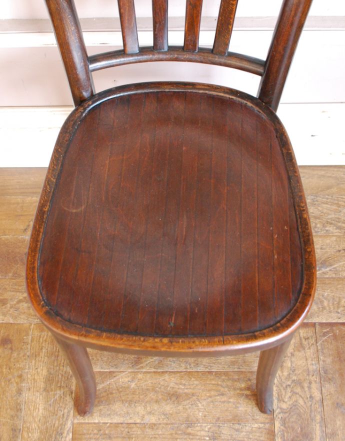 背もたれの曲木が美しい英国のチェア、アンティークのベントウッド