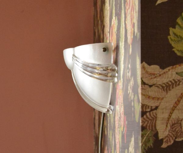 壁付けブラケット 照明・ライティング イギリスのアンティーク照明、ガラスのウォールランプ。横から見るとこんな感じです。(k-1117-z)