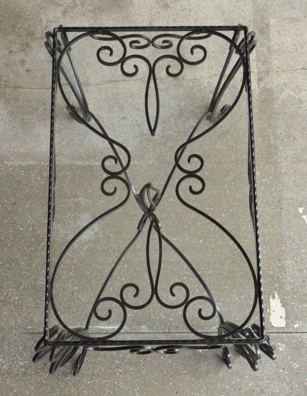 アンティーク家具　ガラスの天板がキレイなフランスアンティーク家具のコーヒーテーブル。長方形の天板です。(k-1118-f)