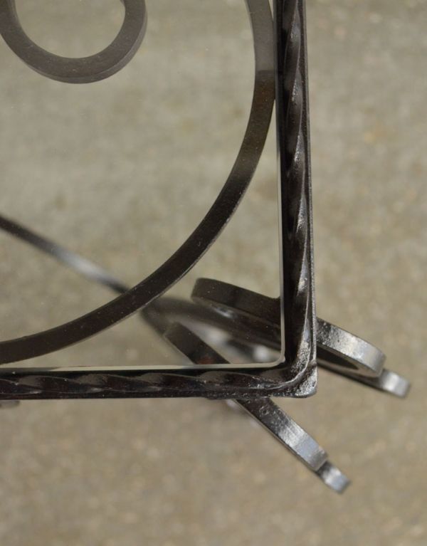 アンティーク家具　ガラスの天板がキレイなフランスアンティーク家具のコーヒーテーブル。割れることなく、無事に到着しました。(k-1118-f)