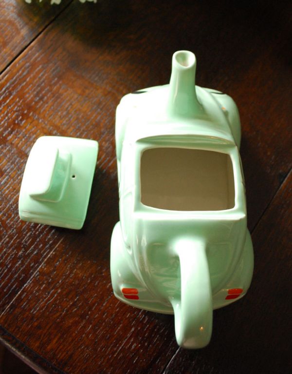 英国クラシックスタイル アンティーク雑貨 1990年代カールトンウェア社のティーポット(グリーンの車)。上から見るとこんな感じです。(k-1118-z)