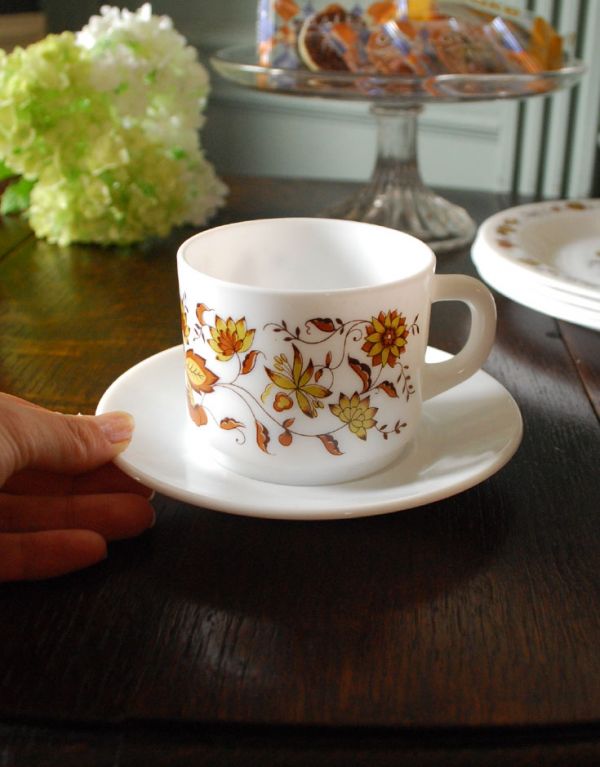 フランスアンティークarcopal(アルコパル)カップ＆ソーサーセット(k