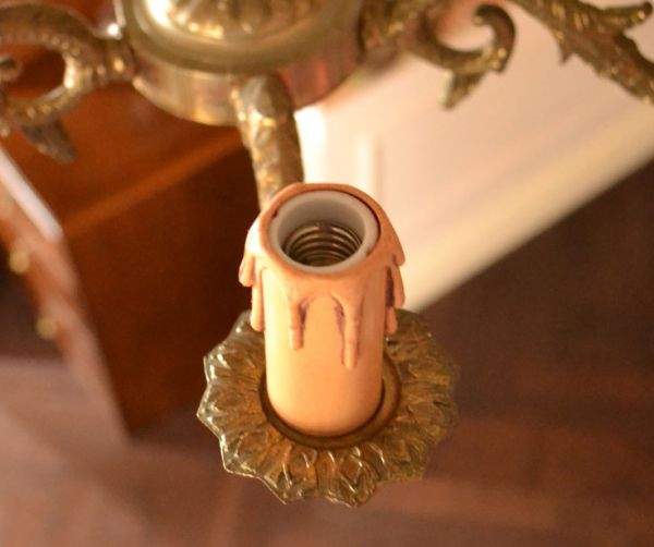 シャンデリア　照明・ライティング　英国の真鍮シャンデリア・アンティークシャンデリア（5灯）。オーバーホール済みなので安心してお使い頂けます。(k-1123-z)