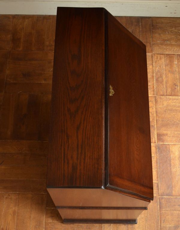 ビューロー　アンティーク家具　収納があって便利なアンティーク家具、英国のおしゃれなビューロー。天板もピカピカにお直ししました。(k-1126-f)