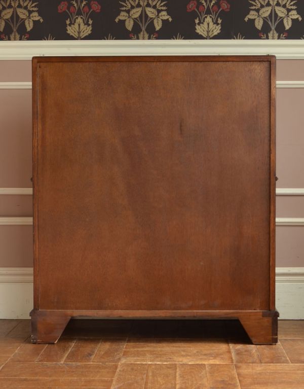 ビューロー　アンティーク家具　収納があって便利なアンティーク家具、英国のおしゃれなビューロー。キチンとメンテナンスをしているので、裏もキレイな状態です。(k-1126-f)