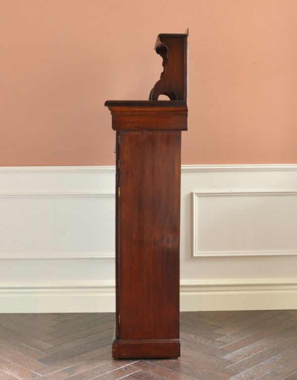 アンティークのキャビネット　アンティーク家具　アンティークのキレイな英国家具、マホガニー材のペディスタルカップボード。横から見るのが、また美しいんです。(k-1129-f)