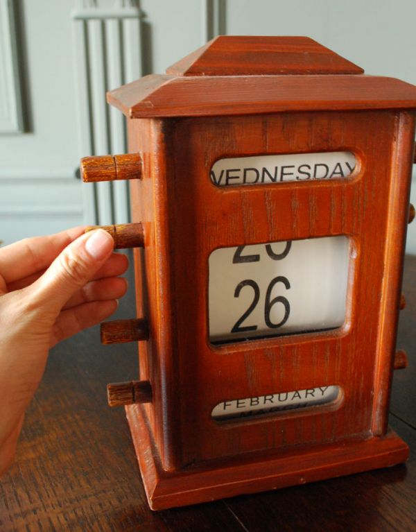 イギリスアンティーク、木製の卓上カレンダー(k-1133-z)｜アンティーク雑貨