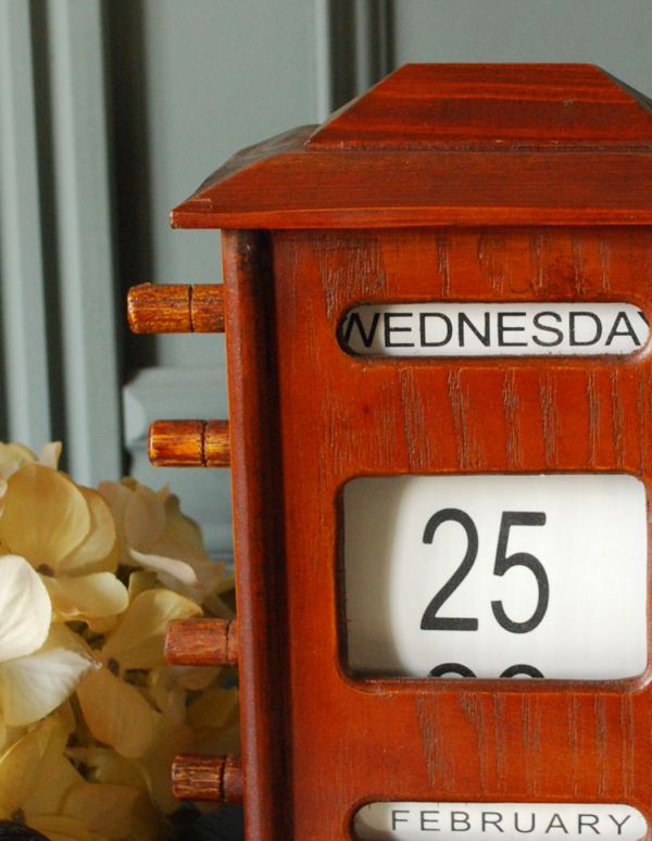 イギリスアンティーク、木製の卓上カレンダー(k-1133-z)｜アンティーク雑貨