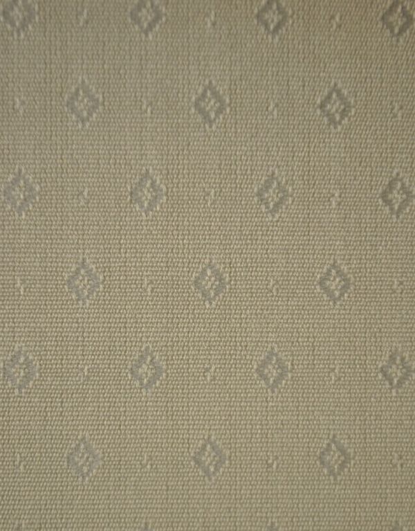 アンティークのキャビネット　アンティーク家具　角を有効に使うアンティーク家具、ガラス扉のコーナーキャビネット。内側は新しい布で張り替えました。(k-1135k-f)