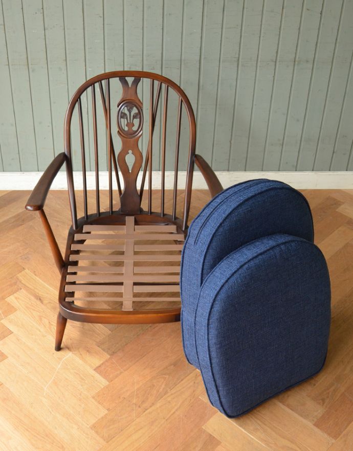 アーコール社のアンティークソファ、1人掛けのラウンジチェア(ブルー