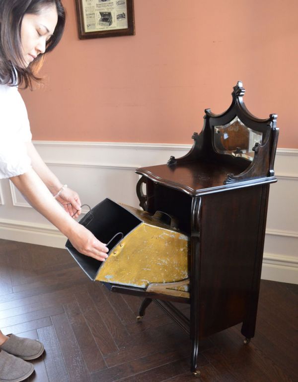 アンティーク家具 英国のアンティーク家具、海外らしいコールボックス(炭入れ)。中のボックスはこのように取り出します。(k-1140-f)