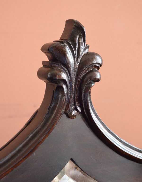 アンティーク家具 英国のアンティーク家具、海外らしいコールボックス(炭入れ)。アンティークらしい装飾です。(k-1140-f)