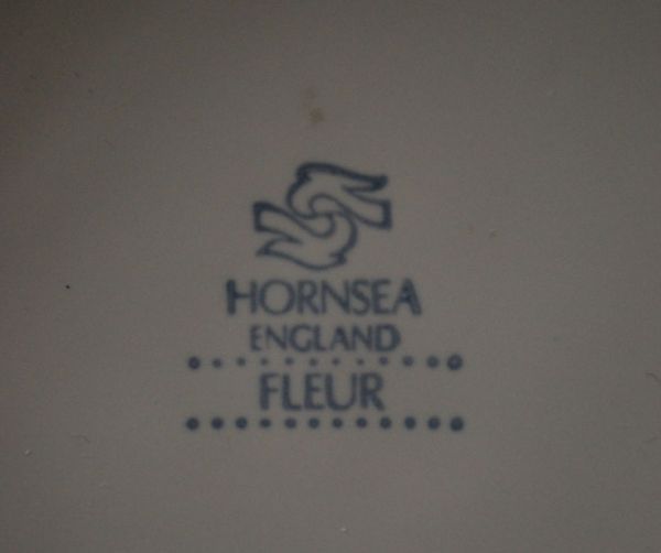 Hornsea（ホーンジー）　アンティーク雑貨　ホーンジー社のアンティークフルールキャニスター（SUGAR）。裏にはバックスタンプが入っています。(k-1144-z)