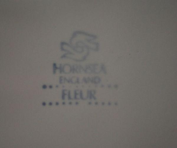 Hornsea(ホーンジー) アンティーク雑貨 ホーンジー社のアンティークフルール(ティーポット)。裏にはバックスタンプが入っています。(k-1145-z)