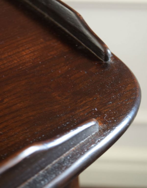 アーコールの家具　アンティーク家具　アーコールのヴィンテージワゴン、キャスター付きトローリー。縁には物が転がり落ちないように盾が入っています。(k-1150-f)