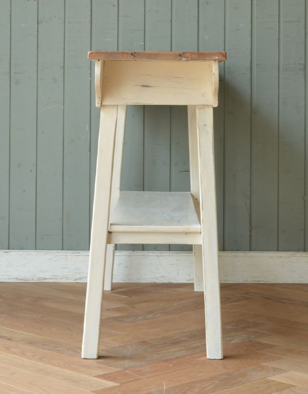 ロイドテーブル　アンティーク家具　２トーンカラーの棚板付きアンティーク家具、イギリスのコンソールテーブル。サイドから見てもスッキリシンプル。(k-1151k-f)