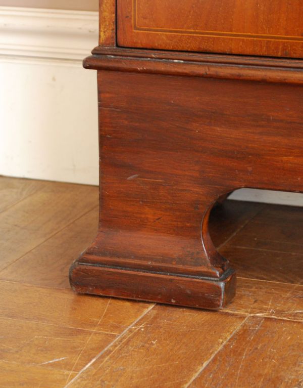 アンティークのキャビネット　アンティーク家具　アールヌーボースタイルのアンティーク英国家具、マホガニー材のキャビネット。きちんと支えます。(k-1152k-f)