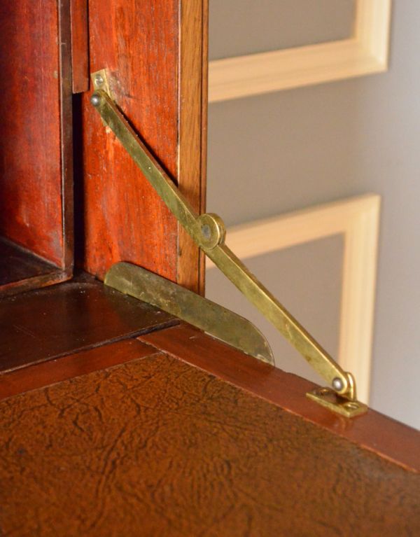 アンティークのキャビネット　アンティーク家具　アンティークのスタッキングブックケース、ビューローキャビネット（デスク）。しっかりとステーで固定されていますのでご安心ください。(k-1158-f)