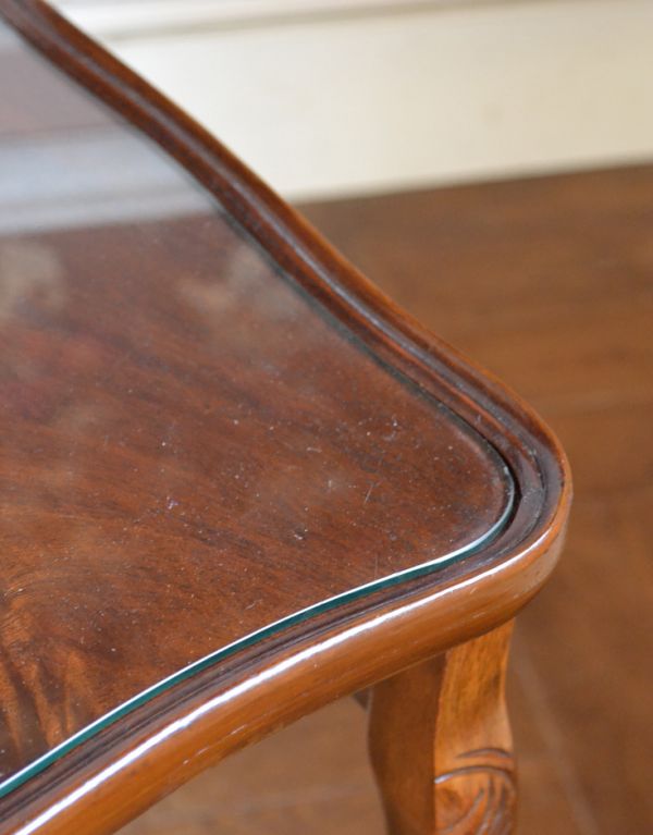 ロイドテーブル　アンティーク家具　ウォルナット材のアンティーク家具、キレイなネストテーブル。角もキレイな状態です。(k-1173-f)