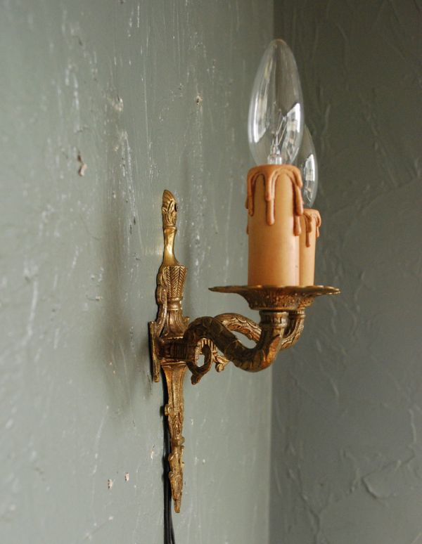 壁付けブラケット 照明・ライティング アンティーク ウォールランプ(ウォールブラケット)。横から見るとこんな感じです。(k-1173-z)