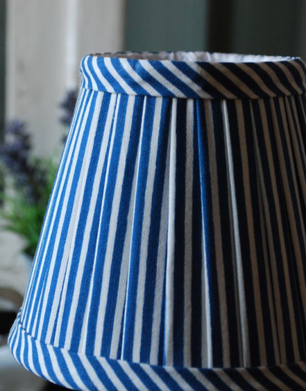 シャンデリア球のシェード　照明・ライティング　布シェード。電球に帽子を被せるように乗っけるだけ。(d-1376-z)