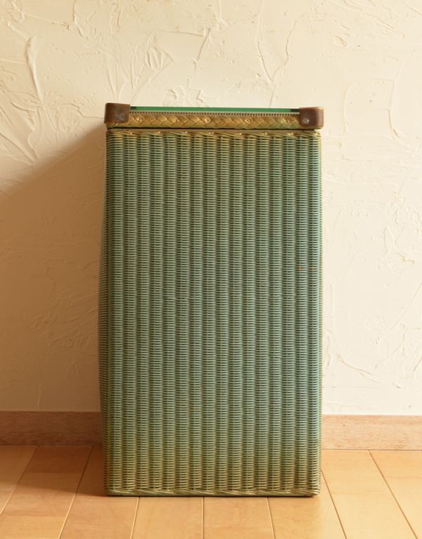 ロイドルーム　アンティーク家具　イギリスのアンティーク家具、チューリップが可愛いロイドルームランドリーボックス（グリーン）。サイドはこんな感じです。(k-1183-f)