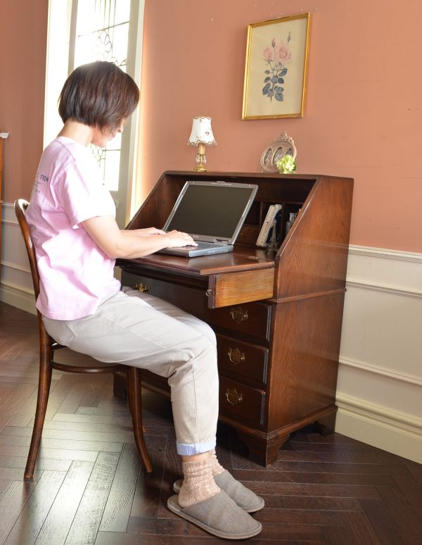 ビューロー アンティーク家具 英国のアンティーク家具、オーク材のステキなビューロー。落ち着いた雰囲気のビューロー。(k-1188-f)