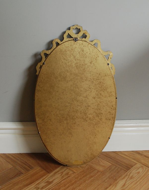 アンティーク雑貨　リボンが付いたモールディングミラー、アンティークミラー（ゴールド）。裏面は木肌です。(k-1194-z)